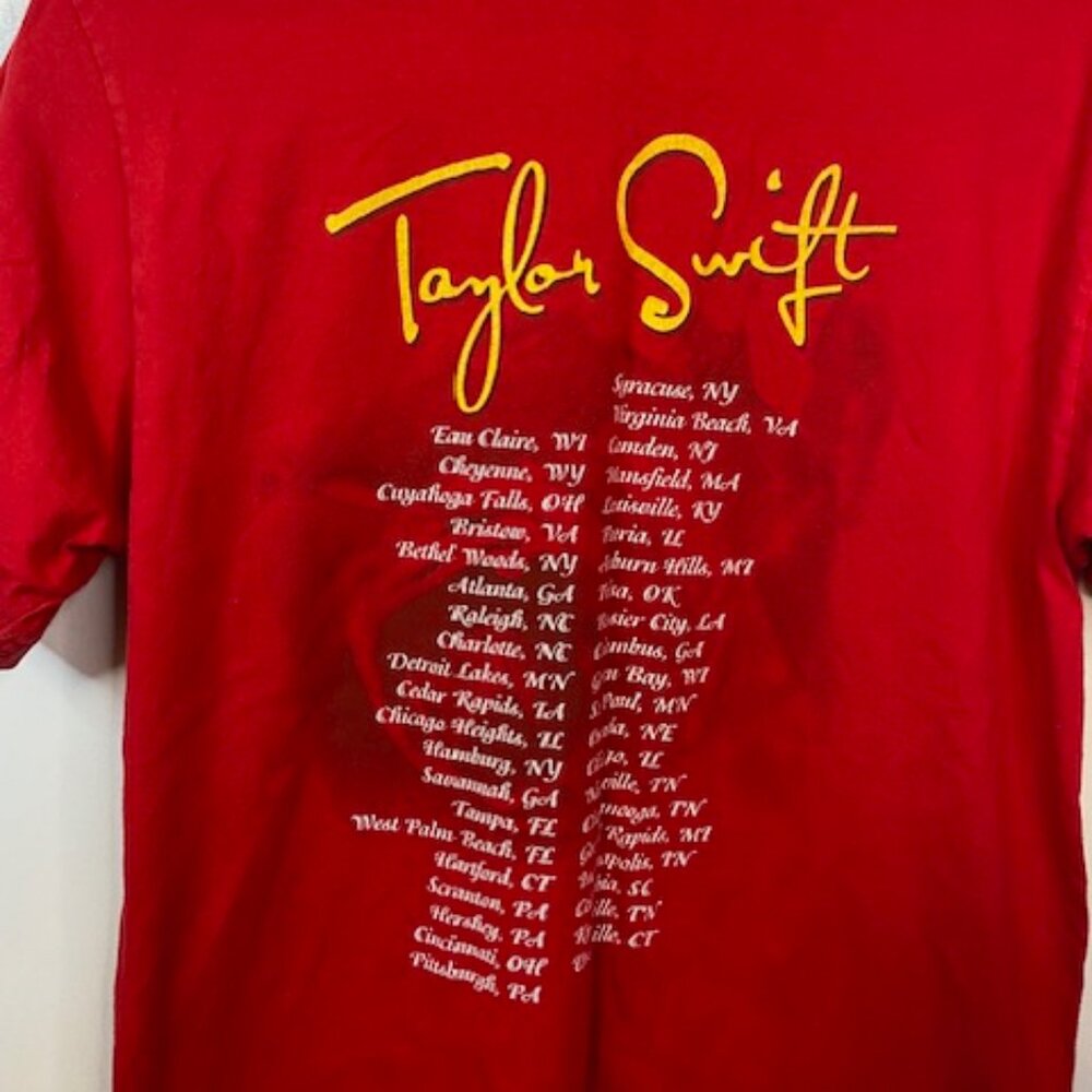 Taylor Swift Concert T-shirt Red Fearless 2006 Tour Shirt - Picture 6 of 7